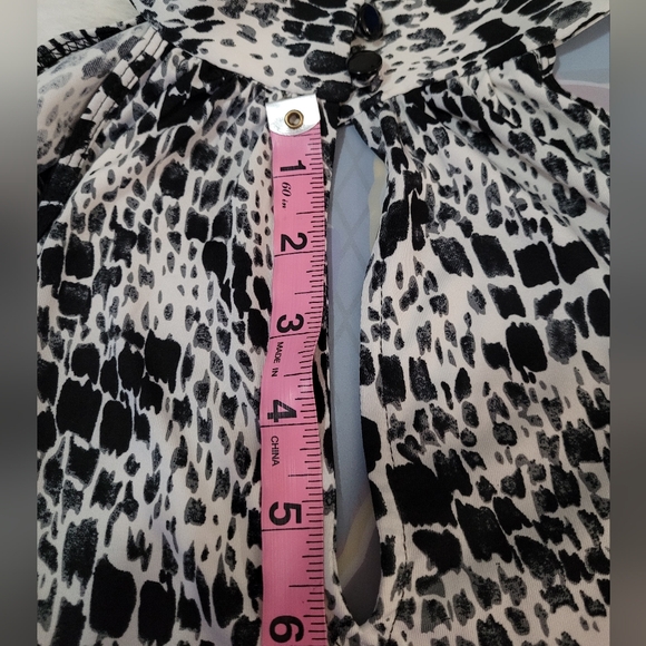 Essentials by Milano High neck sleeveless tops size medium - Picture 10 of 10